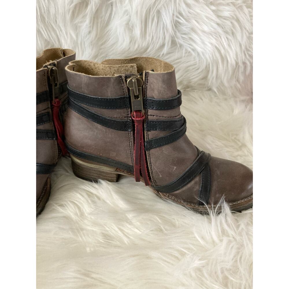FREEBIRD Madison Booties Brown Black 7 Boots - Picture 7 of 10